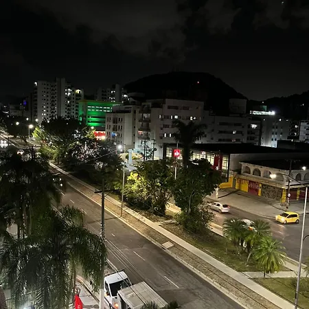 Lindo apto 3 qtos, a 350 mtrs praia da enseada com serviço de praia e portaria 24 hrs próx casa grande hotel, hipermercados, farmácias bancos-2